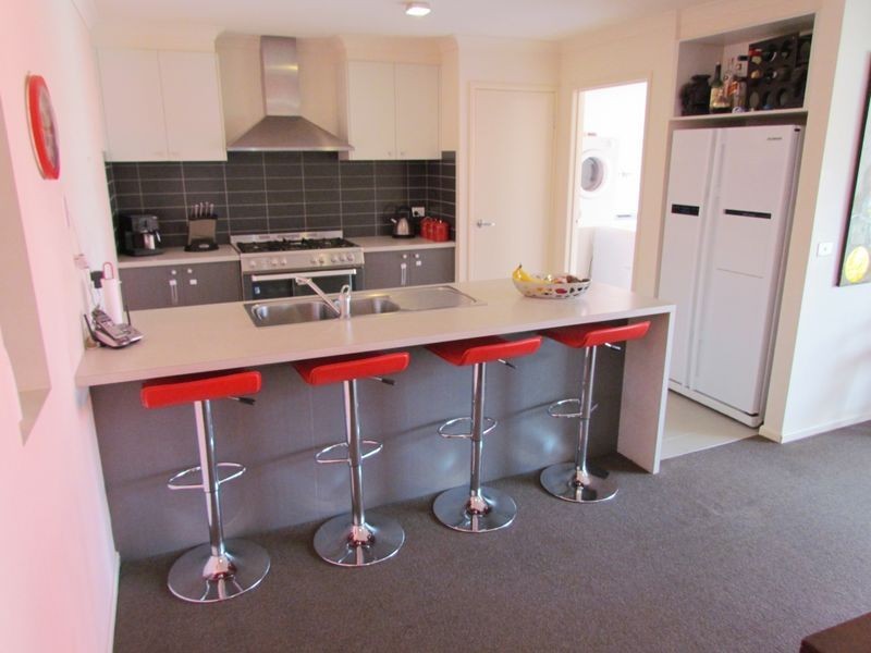 8 Greenaway Terrace, Cranbourne East VIC 3977