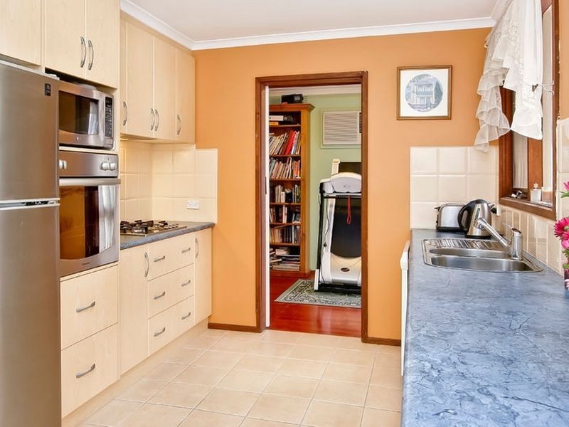 17 Ashby Drive, Dandenong North VIC 3175