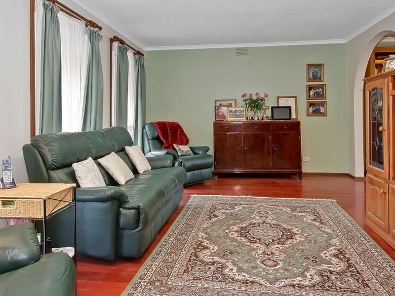 17 Ashby Drive, Dandenong North VIC 3175