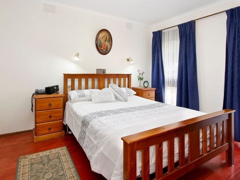 17 Ashby Drive, Dandenong North VIC 3175