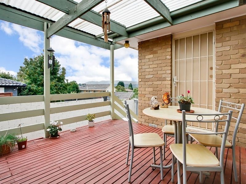 17 Ashby Drive, Dandenong North VIC 3175