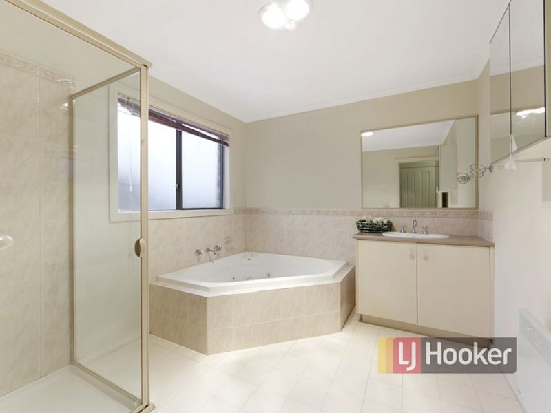 8 Huntingdale Court, Rowville VIC 3178