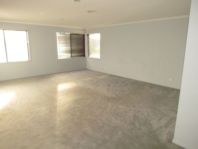 37 Sovereign Crest Boulevard, Rowville VIC 3178