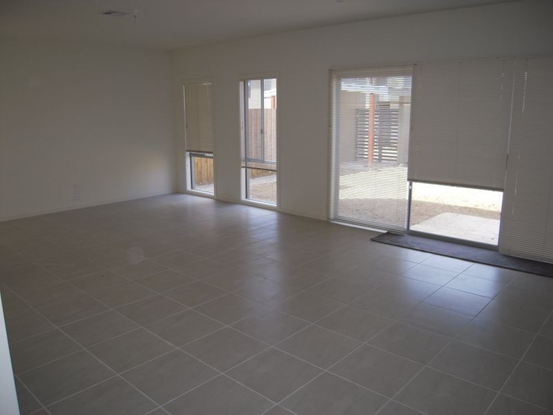 16 Braeburn Parade, Rowville VIC 3178