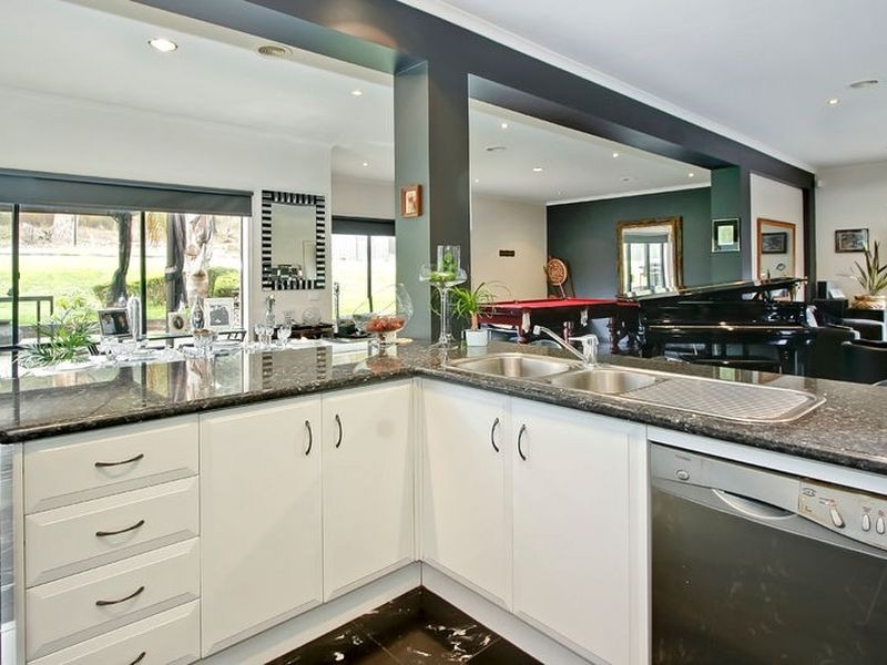 24 Ashbrook Close, Rowville VIC 3178