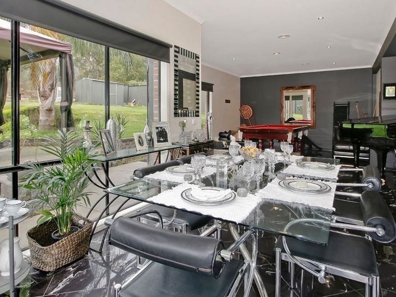 24 Ashbrook Close, Rowville VIC 3178