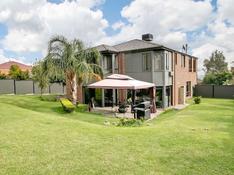 24 Ashbrook Close, Rowville VIC 3178