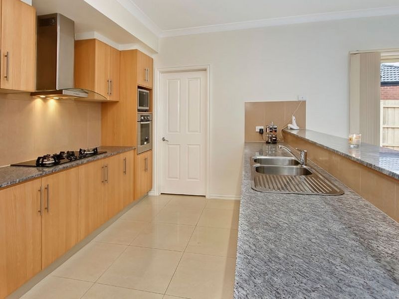 22 Aylmer Road, Lynbrook VIC 3975