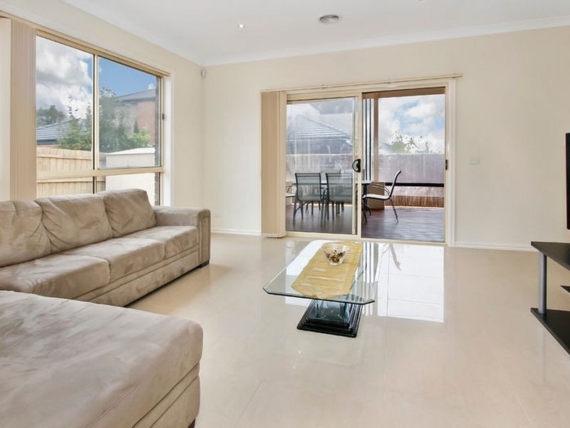 22 Aylmer Road, Lynbrook VIC 3975