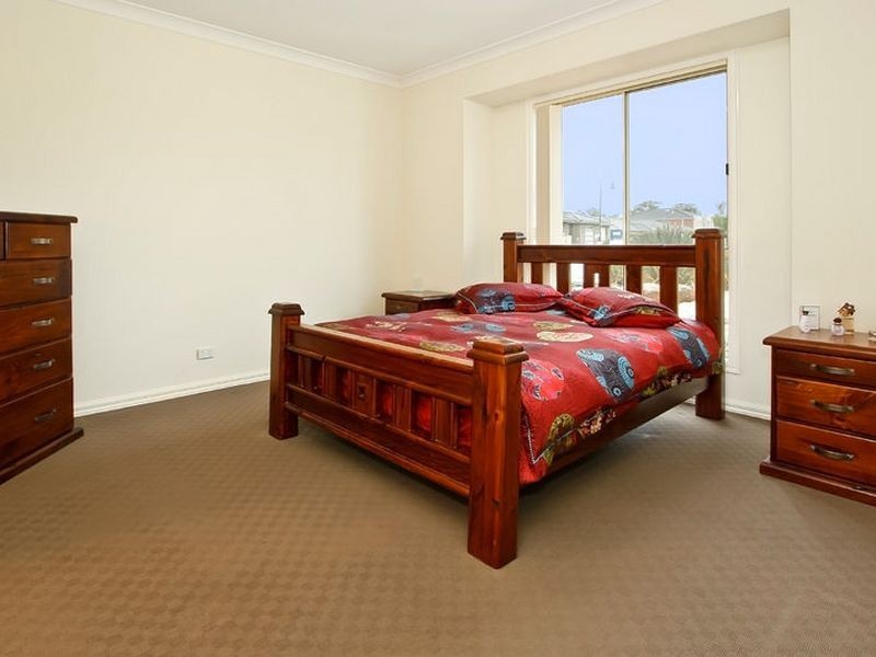 22 Aylmer Road, Lynbrook VIC 3975