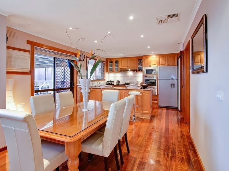 11 Stainsby Close, Endeavour Hills VIC 3802