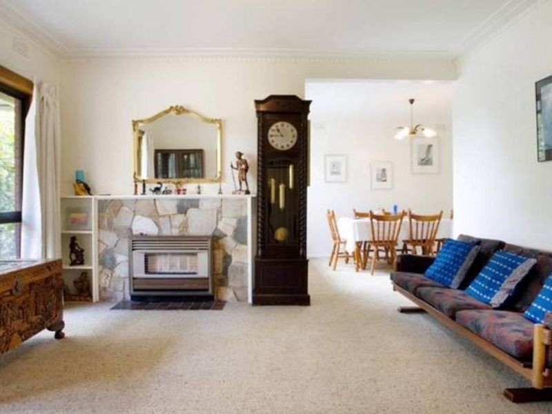 5 Highview Grove, Burwood East VIC 3151
