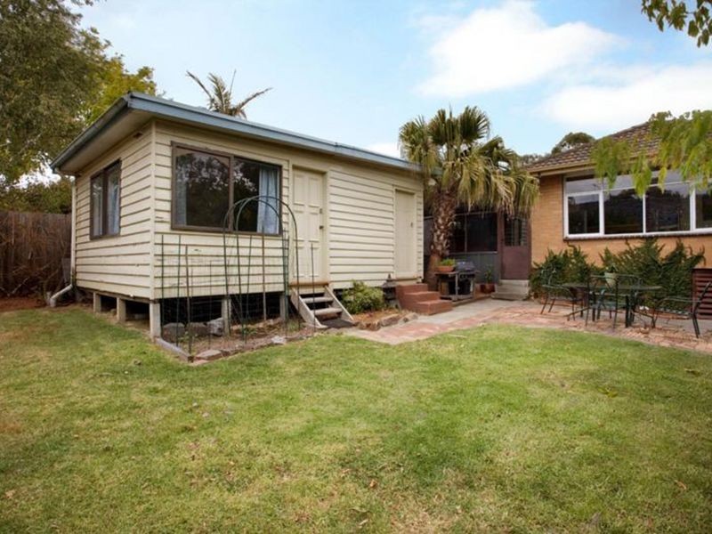 5 Highview Grove, Burwood East VIC 3151