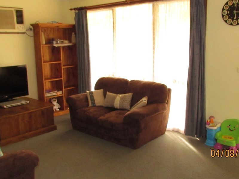 27 Peebles Street, Endeavour Hills VIC 3802