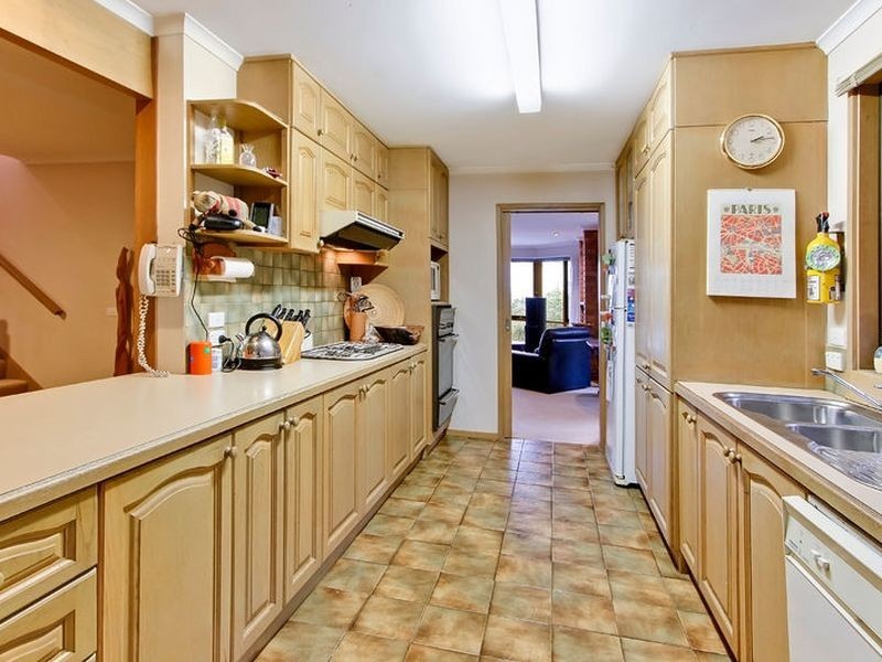 4 Oakleaf Court, Ringwood North VIC 3134