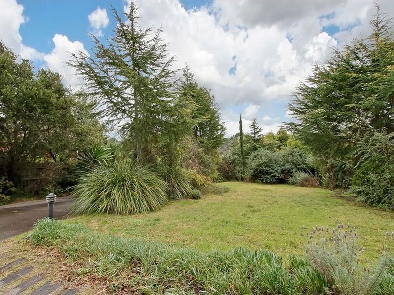 4 Oakleaf Court, Ringwood North VIC 3134