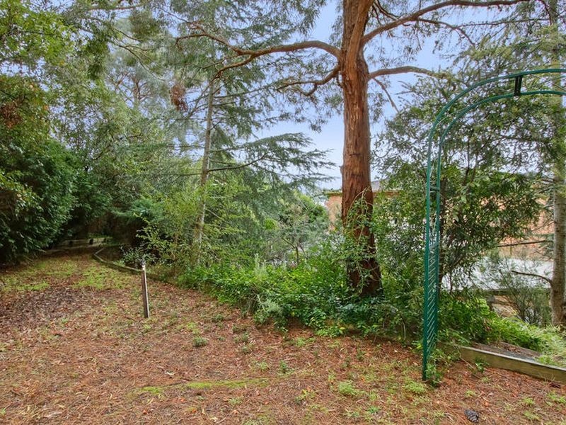 4 Oakleaf Court, Ringwood North VIC 3134