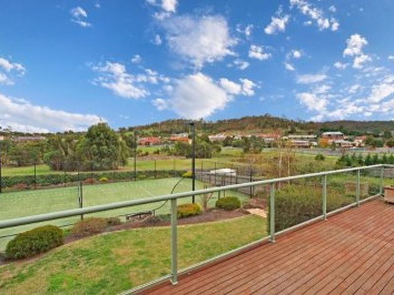 3 Parkside Boulevard, Ferntree Gully VIC 3156