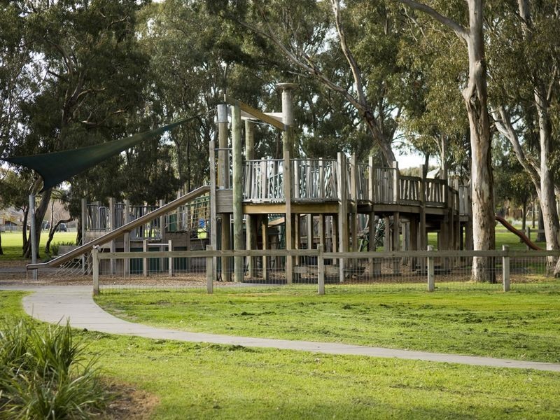 25 Rowcroft Avenue, Lynbrook VIC 3975