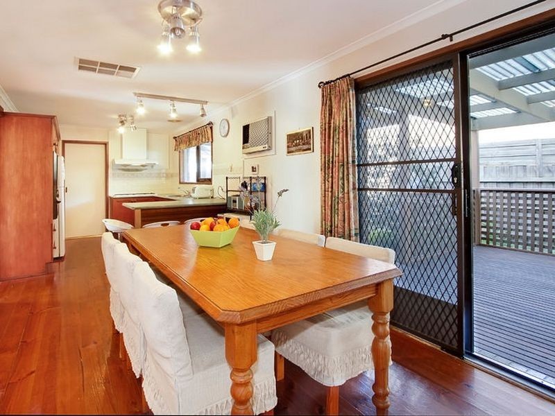 10 Eyre Close, Rowville VIC 3178