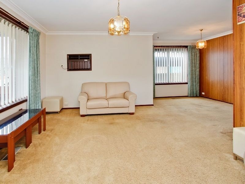 2 Weigela Court, Doveton VIC 3177