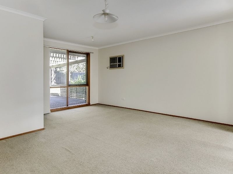 31 Valleyview Drive, Rowville VIC 3178