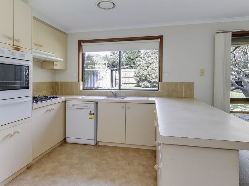 31 Valleyview Drive, Rowville VIC 3178