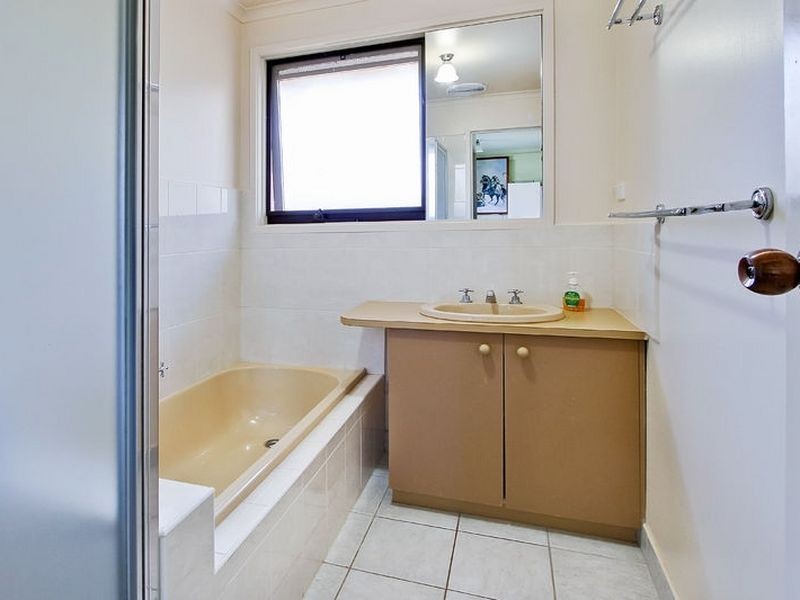 13 Rayner Close, Rowville VIC 3178