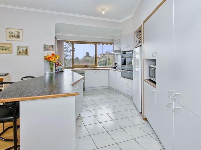 28 Bales Street, Ferntree Gully VIC 3156