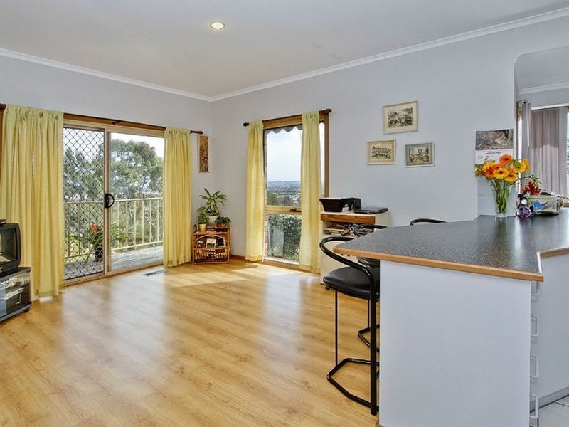 28 Bales Street, Ferntree Gully VIC 3156