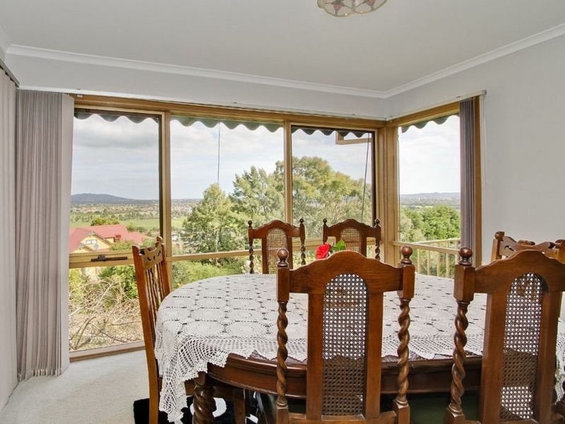 28 Bales Street, Ferntree Gully VIC 3156