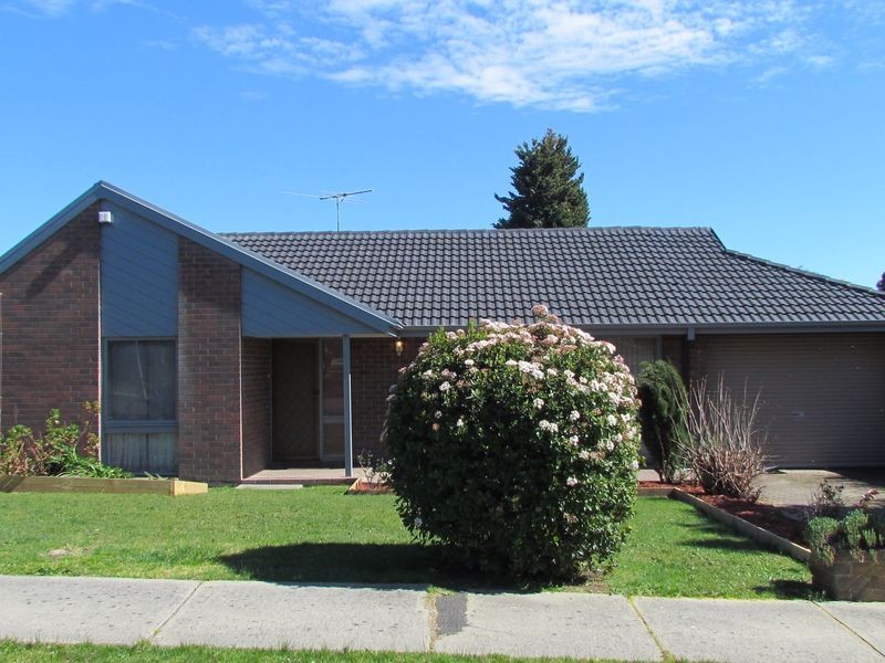 62 Mantung Crescent, Rowville VIC 3178