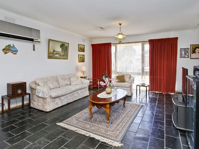 62 Mantung Crescent, Rowville VIC 3178