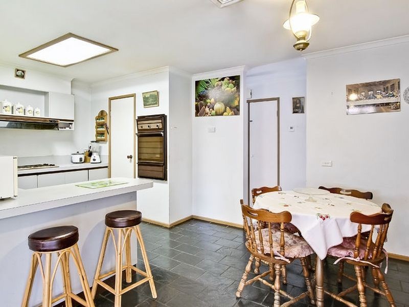 62 Mantung Crescent, Rowville VIC 3178