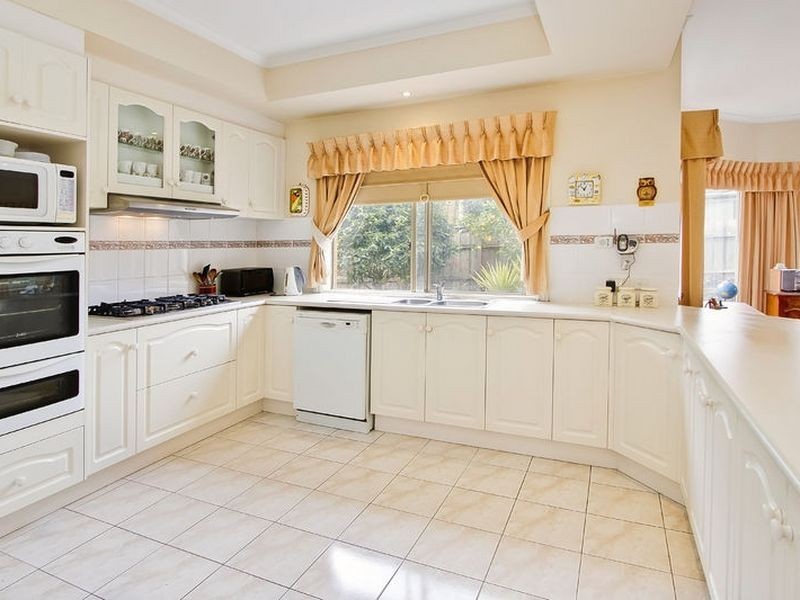 25 Holly Green Close, Rowville VIC 3178