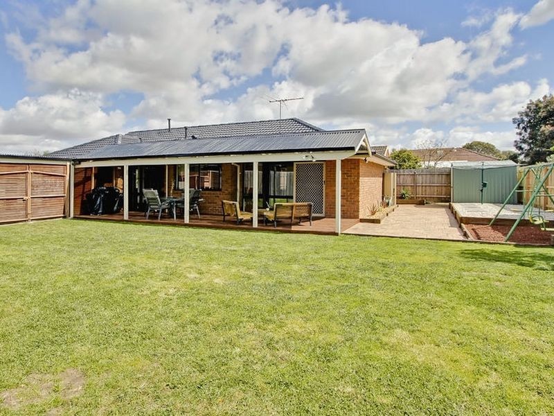 30 Willow Avenue, Rowville VIC 3178