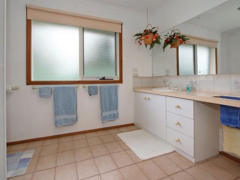 43 Willow Avenue, Rowville VIC 3178