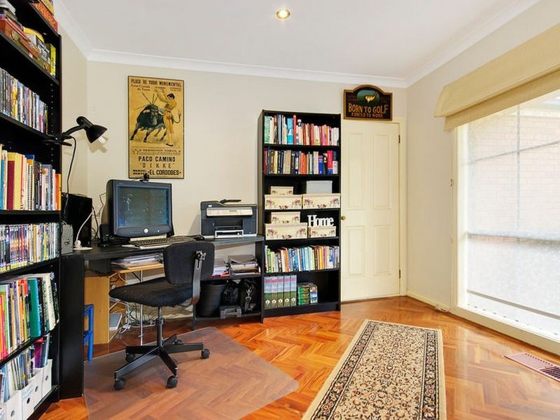 8 Carlingford Close, Rowville VIC 3178