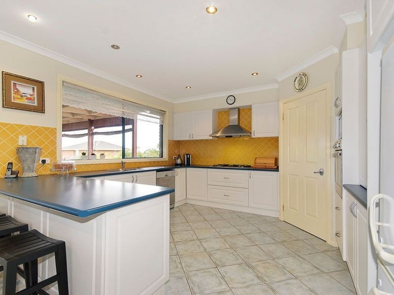 8 Carlingford Close, Rowville VIC 3178