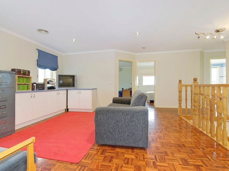 8 Carlingford Close, Rowville VIC 3178