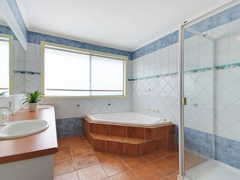 8 Carlingford Close, Rowville VIC 3178