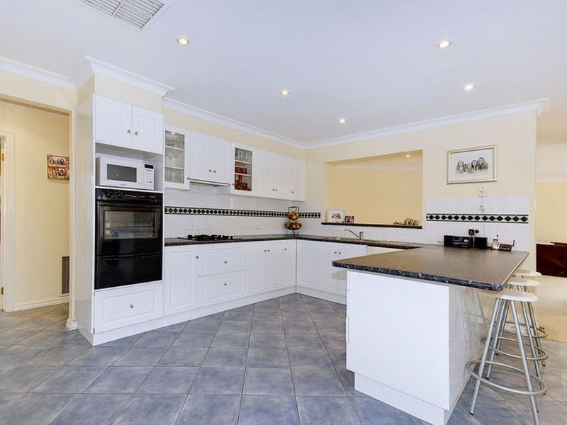 4 Alan Place, Rowville VIC 3178