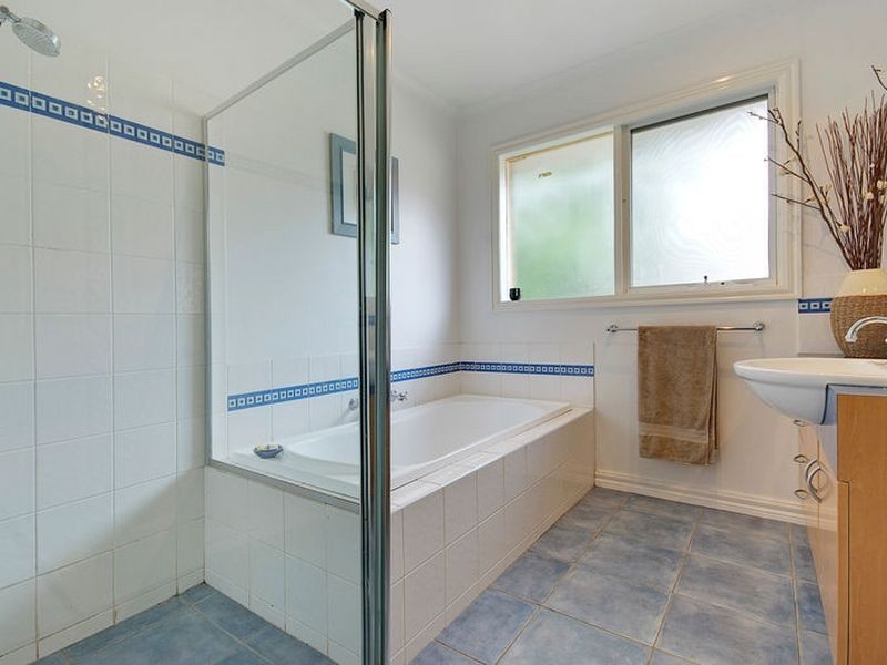 4 Alan Place, Rowville VIC 3178