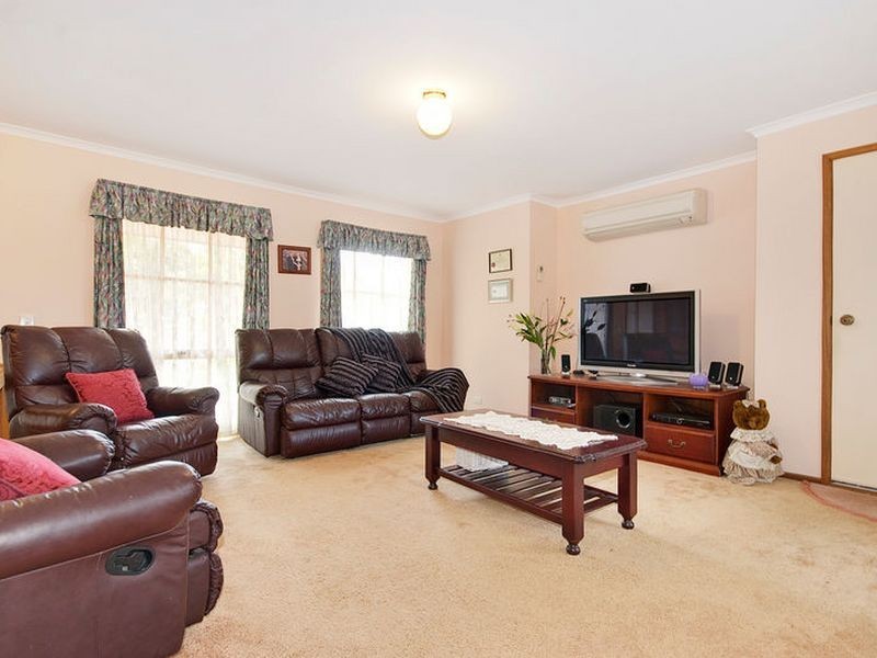 5 Simon Avenue, Rowville VIC 3178