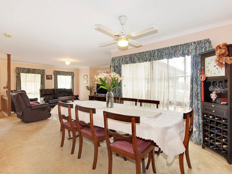 5 Simon Avenue, Rowville VIC 3178