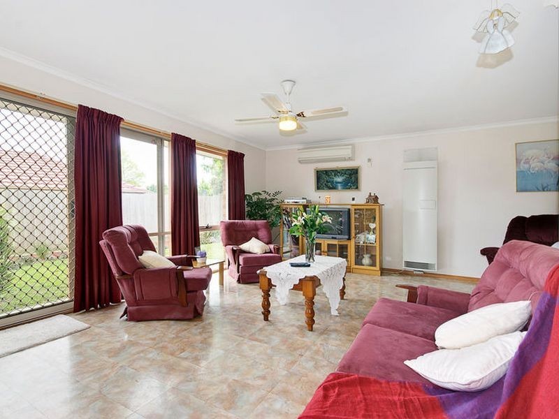 5 Simon Avenue, Rowville VIC 3178