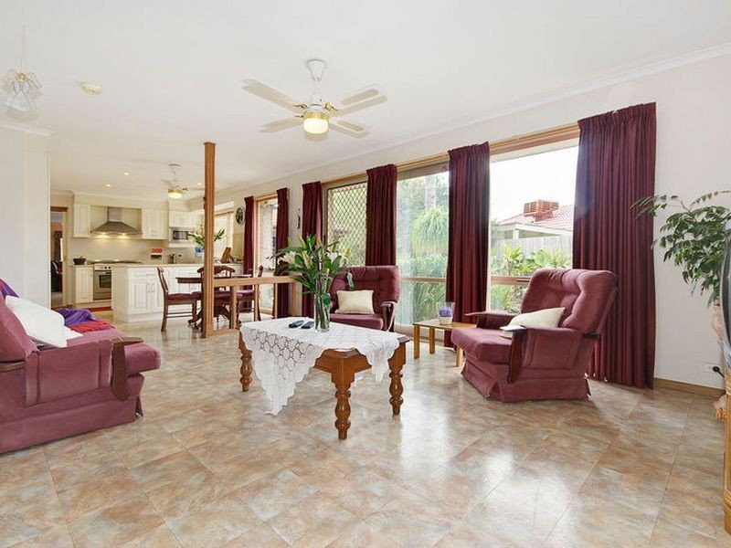 5 Simon Avenue, Rowville VIC 3178