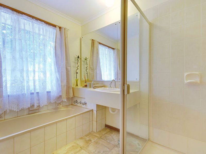 5 Simon Avenue, Rowville VIC 3178