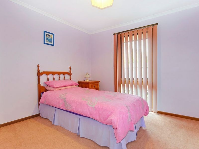 1/2 Snow Gum Close, Rowville VIC 3178