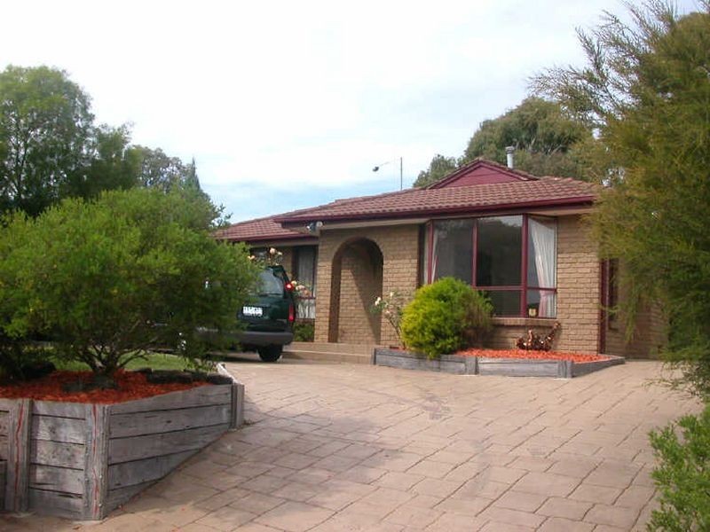 11 Prior Court, Rowville VIC 3178